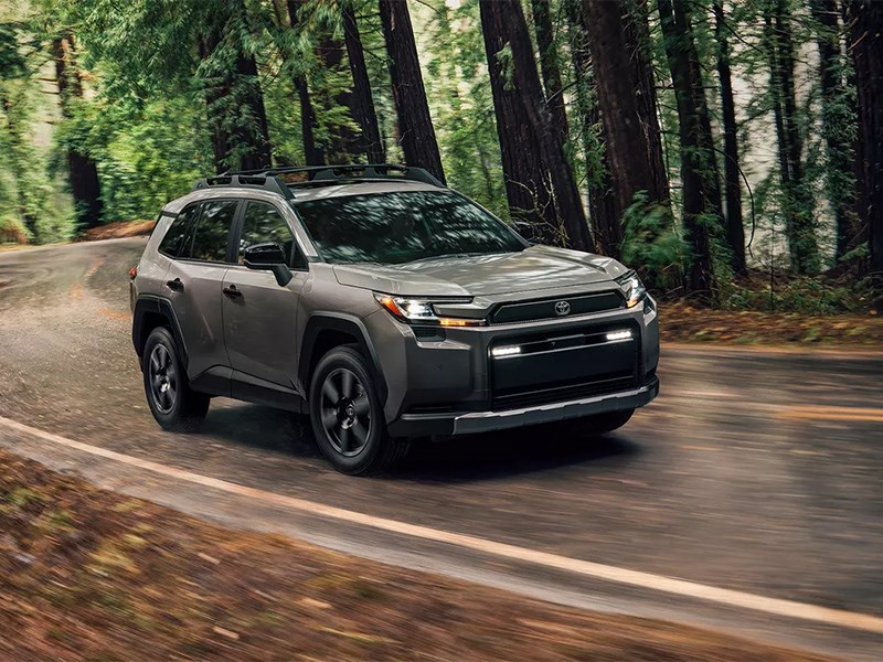 Toyota представила обновленный RAV4 