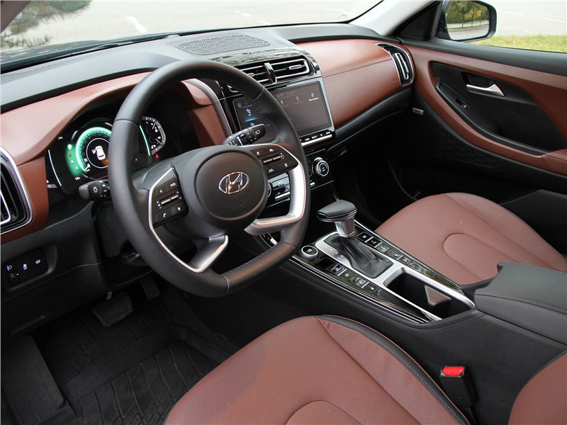 Solaris HC (2022) салон