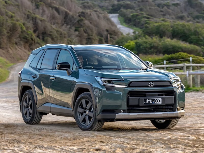 Toyota не спешит выпускать электрический RAV4, ставка сделана на bZ4X