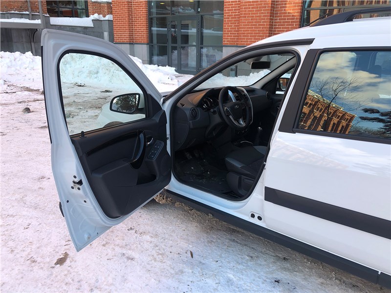 Lada Largus Cross (2021) салон