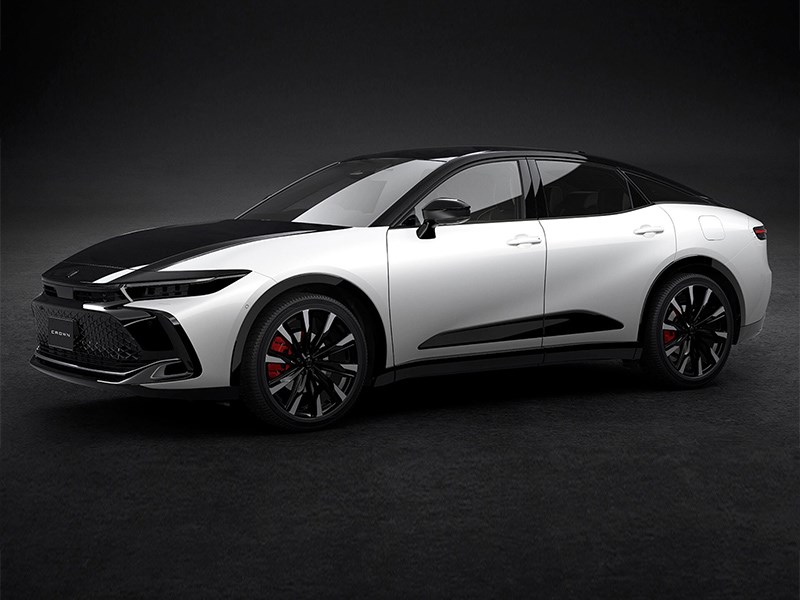 Toyota обновила кроссовер Crown и исправила одну из главных претензий к дизайну