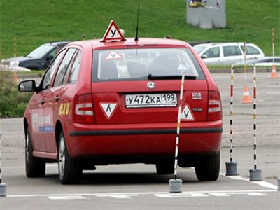 МВД предлагает увеличить госпошлину за выдачу водительских прав до 4500 рублей 