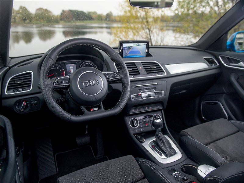 Audi Q3 2015 салон