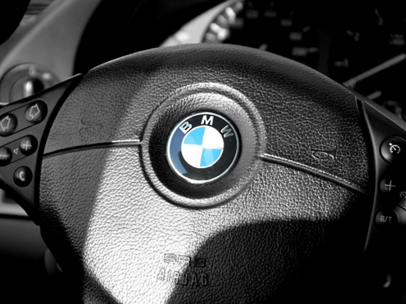 BMW объявил о масштабном отзыве из-за подушек безопасности Takata