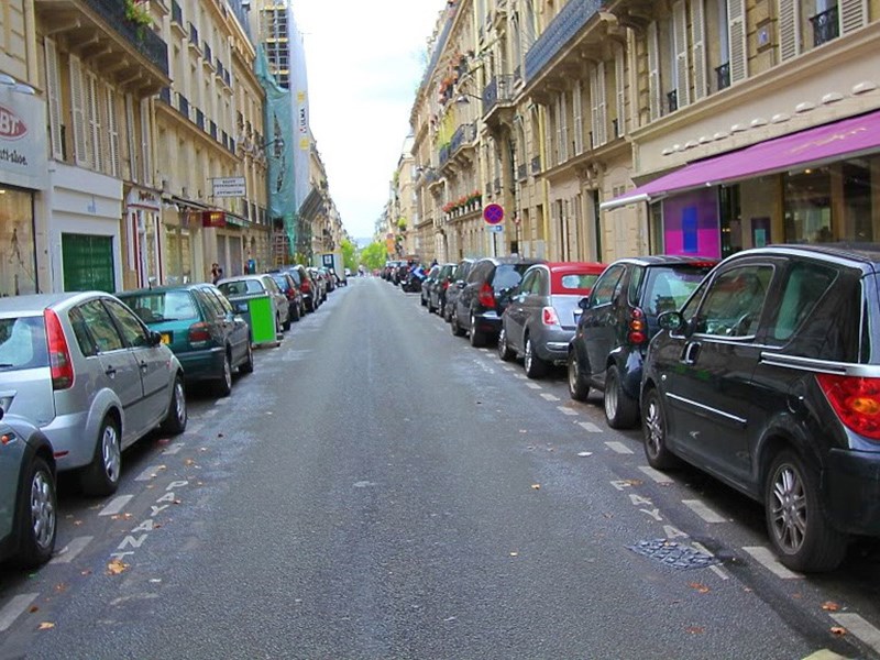 Парижские власти лишают горожан парковки