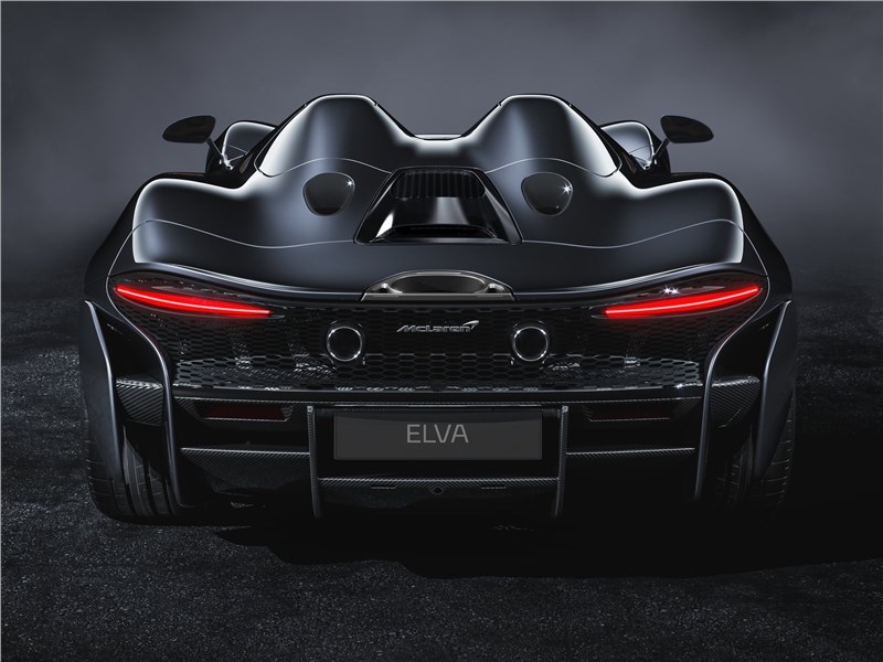 McLaren Elva 2021 вид сзади
