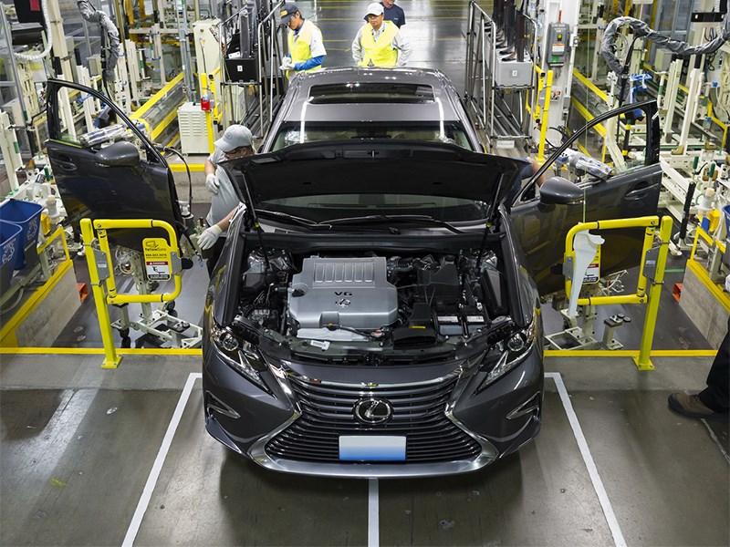 Lexus сокращает производство из-за коронавируса