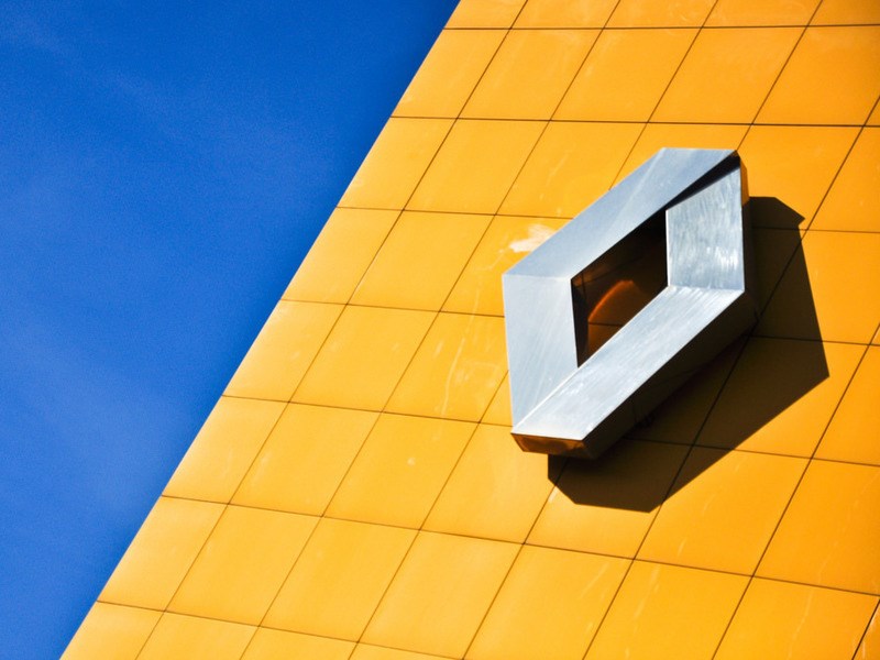 Продажи Renault в России просели на 2,6 процента