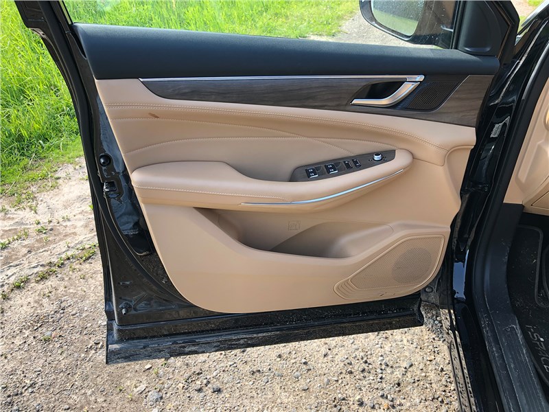 Evolute i-Space (2024) дверь