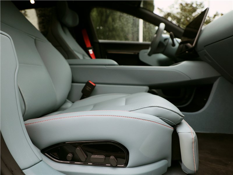 Avatr 12 (2025) переднее кресло