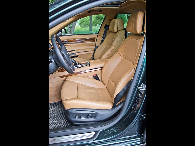 BMW 7 series 2013 передние кресла