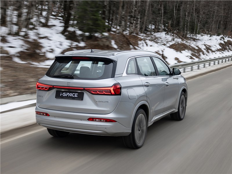 Evolute i-Space 4x4 (2026) вид сзади