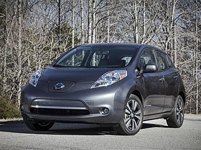 Компания Nissan готовится представить новую версию электрокара Leaf с более емкой батареей 