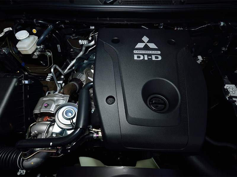 Mitsubishi Pajero Sport 2016 двигатель