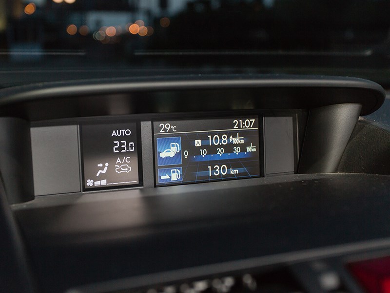 Subaru WRX 2015 монитор