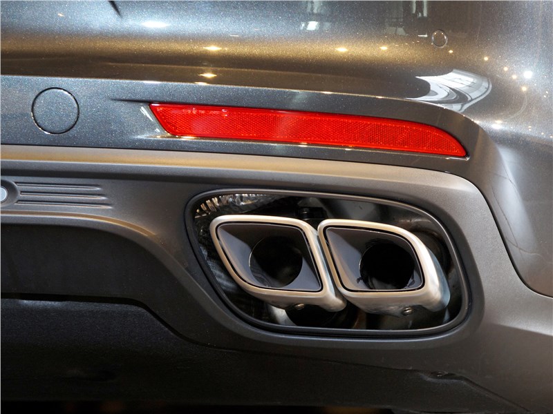 Porsche Panamera 2017 выхлопные трубы