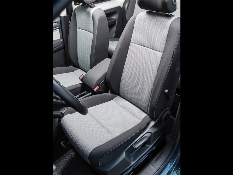 Volkswagen Caddy Maxi 2016 передние кресла