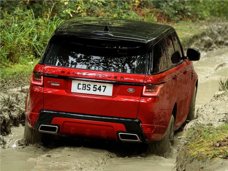 Land Rover Range Rover Sport 2017 вид сзади