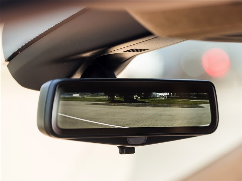 Cadillac XT5 2017 салонное зеркало