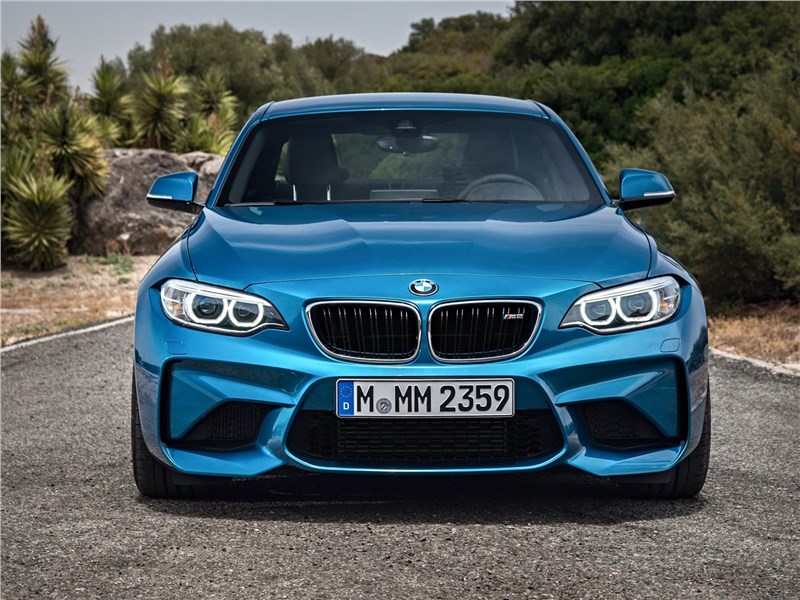 BMW M2 Coupe 2016 вид спереди