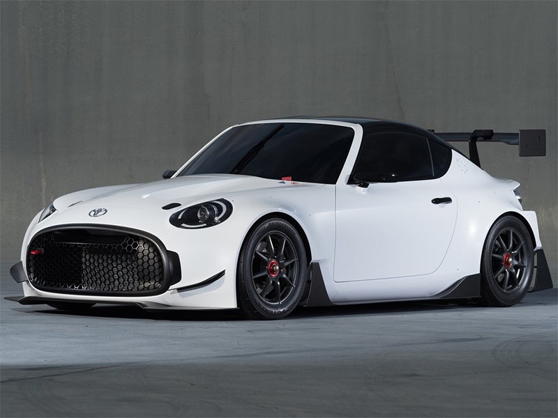 Новый спорткар Toyota построят на базе Porsche 