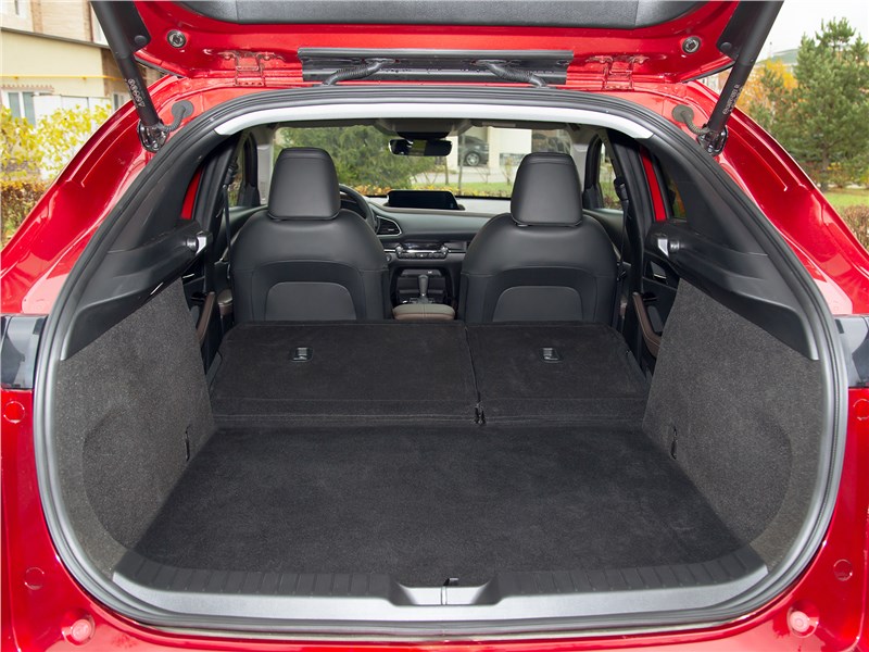 Mazda CX-30 (2020) багажное отделение