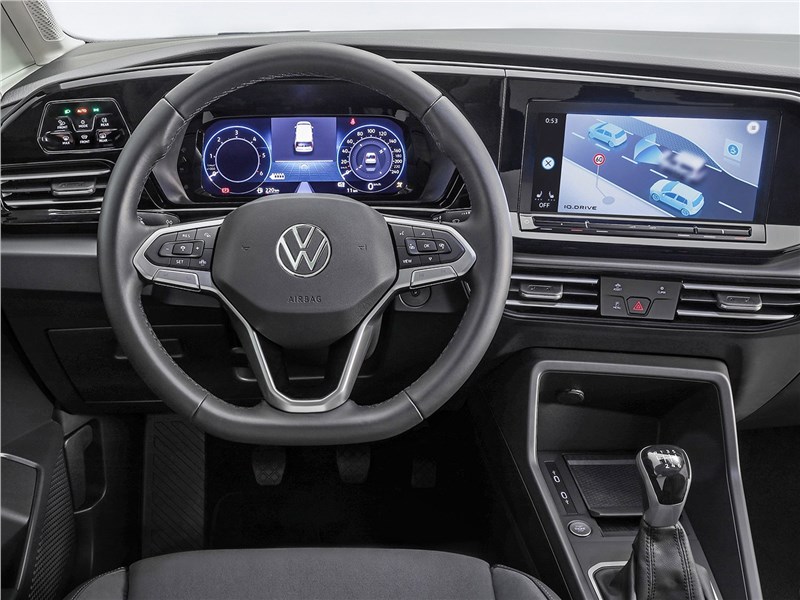 Volkswagen Caddy (2021) водительское место
