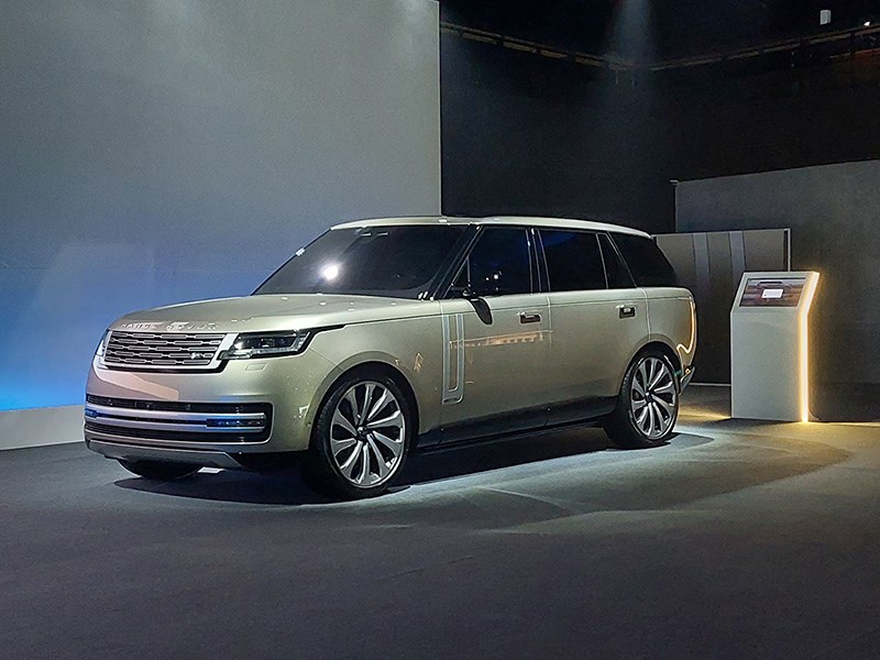 Представлен новый Range Rover. Российские продажи - в апреле