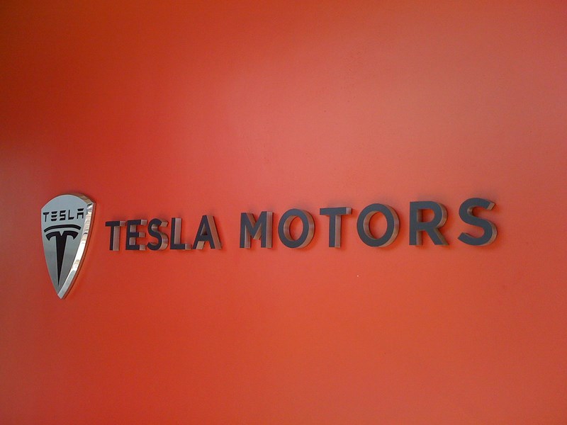 Tesla Motors официально выходит на российский рынок