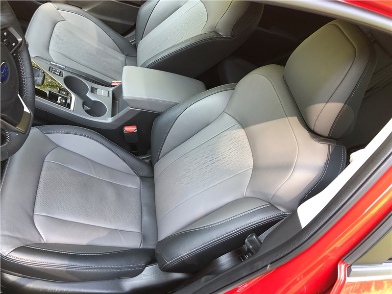 Subaru Crosstrek (2026) передние кресла