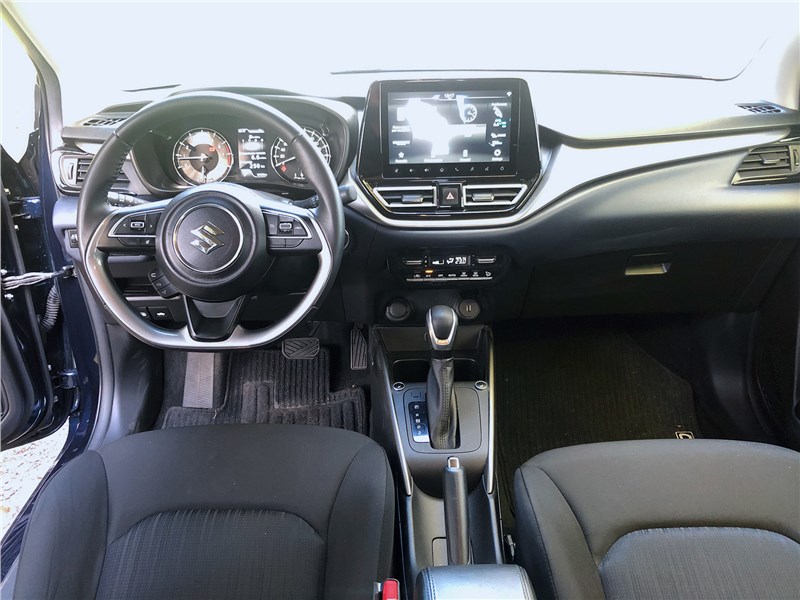 Suzuki Baleno (2022) салон
