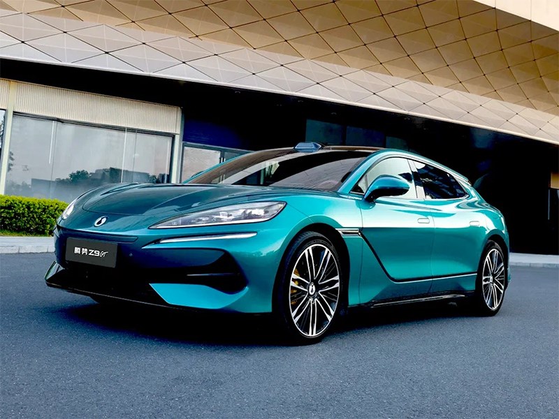 Denza Z9 GT получила бесплатное обновление с системой защиты пассажиров от укачивания