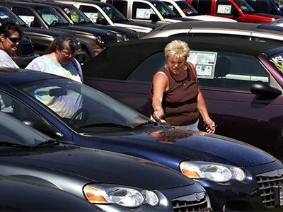Американский авторынок в феврале остался на прошлогоднем уровне