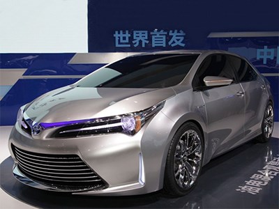 Гибридная версия Toyota Corolla представлена в Китае