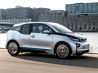 BMW анонсировал выход нового электрокара i5 через четыре года