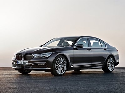 BMW назвали российские цены на новый BMW 7-Series