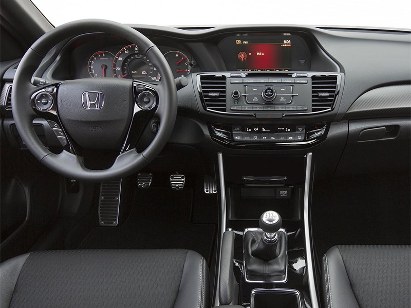 Honda Accord 2015 водительское место