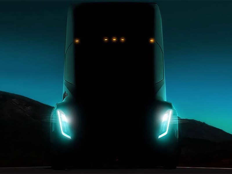 Tesla перенесла премьеру своего электрического грузовика