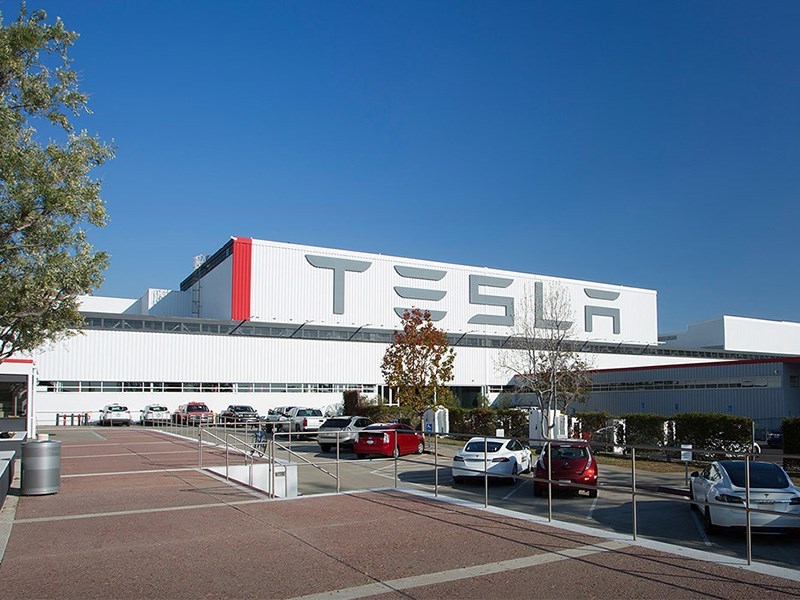 Бюджетный электромобиль Tesla будет стоить 25 тыс. долларов