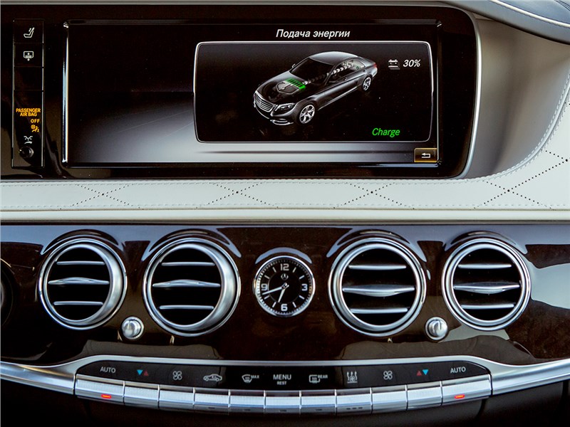 Mercedes-Benz S500 E Plug-In Hybrid 2015 монитор