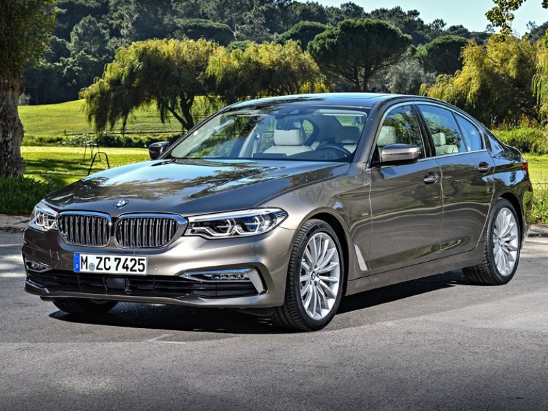 BMW озвучил российские цены нового 5-Series