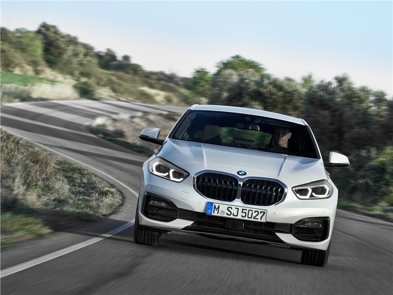 BMW 1-Series 2020 вид спереди