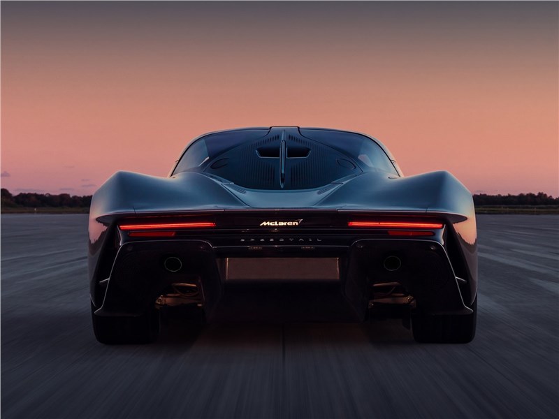 McLaren Speedtail 2020 вид сзади