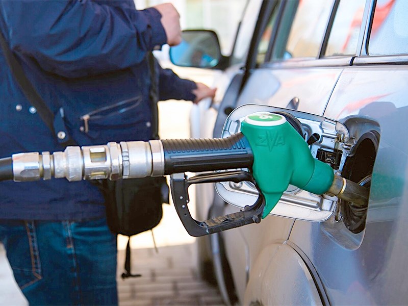 Минэнерго предлагает запретить импорт дешевого бензина на полгода