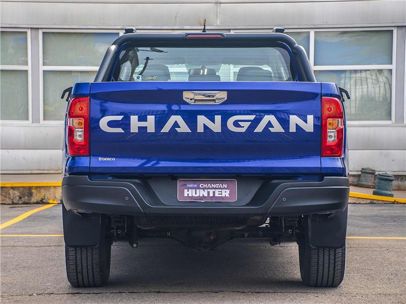 Changan Hunter (2020) вид сзади