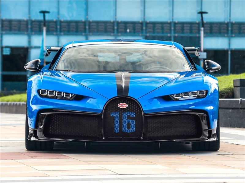 Bugatti Chiron Pur Sport (2021) вид спереди