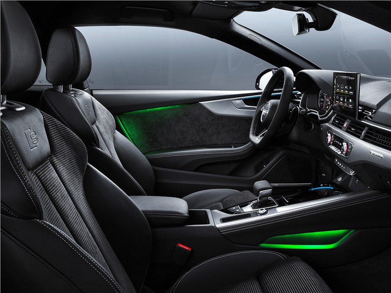 Audi A5 (2020) передние кресла