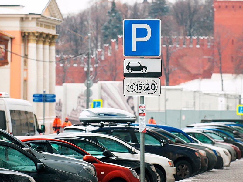 В Москве введут льготную парковку