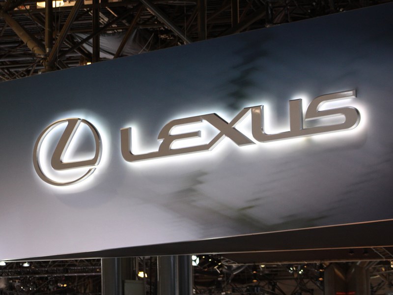 Lexus демонстрирует прирост продаж на российском рынке уже третий месяц подряд