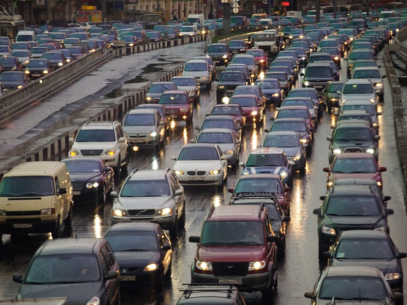 Количество личных автомобилей в России за 14 лет выросло в 4 раза
